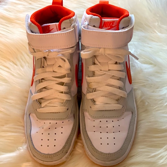 Gently used Nike Court Borough mid 2 size 5 - Picture 3 of 7